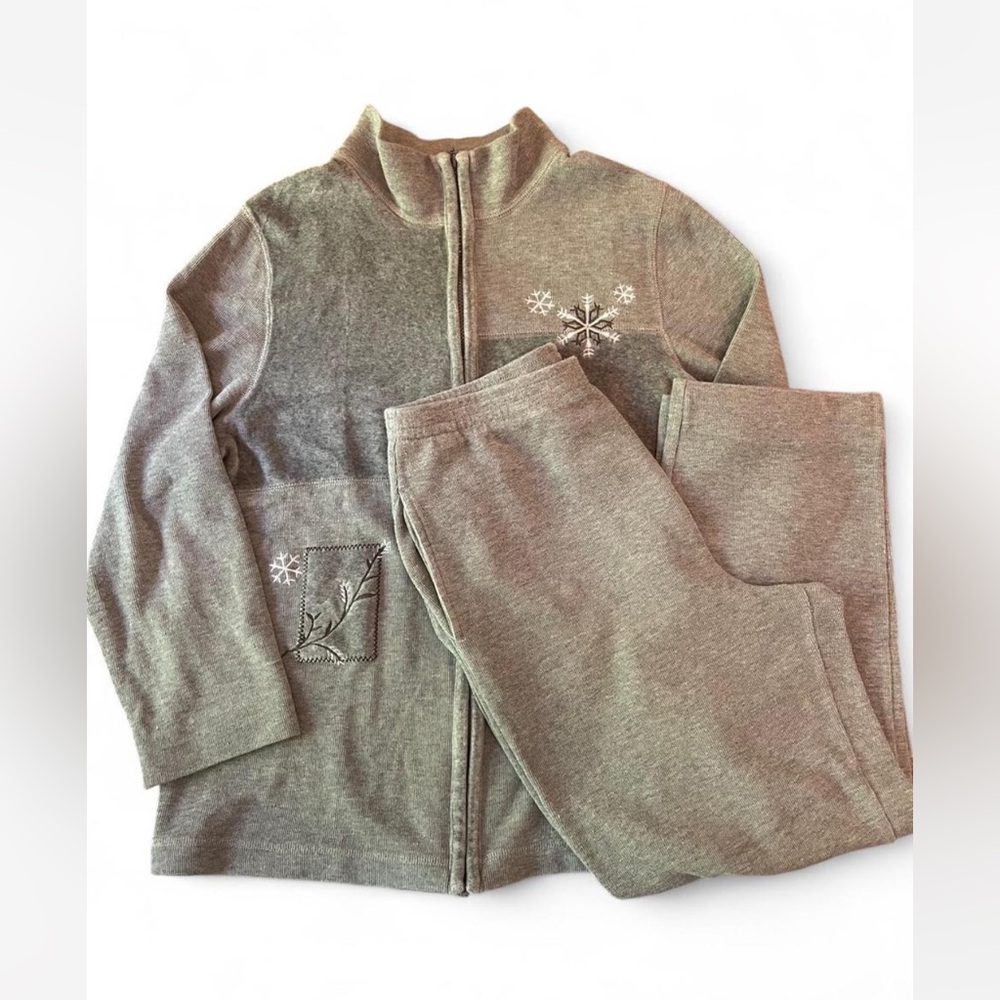 Tradition Country Collection Grey sweatshirt and sweatpants kit size medium